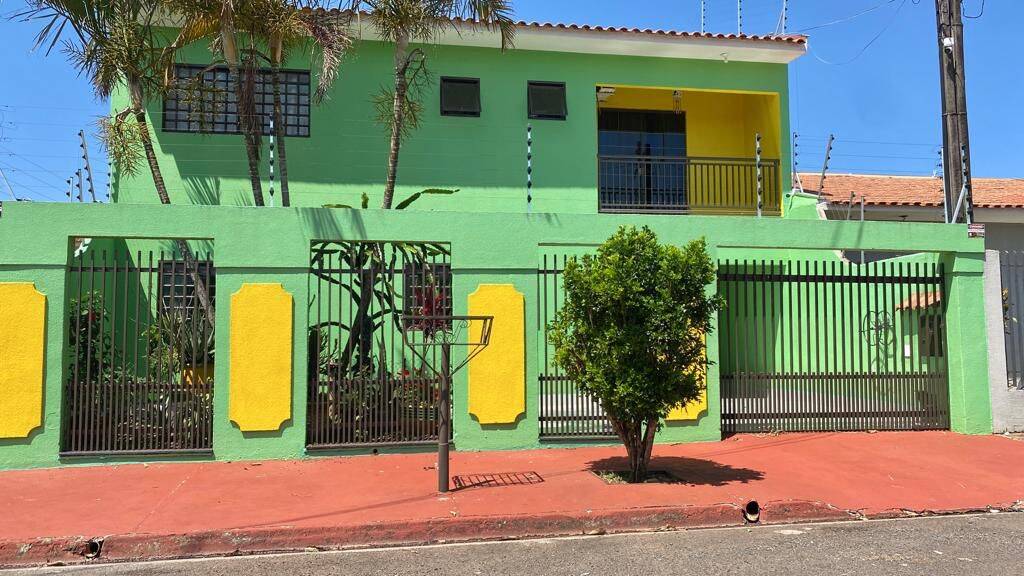 #5793 - Sobrado para Venda em Arapongas - PR