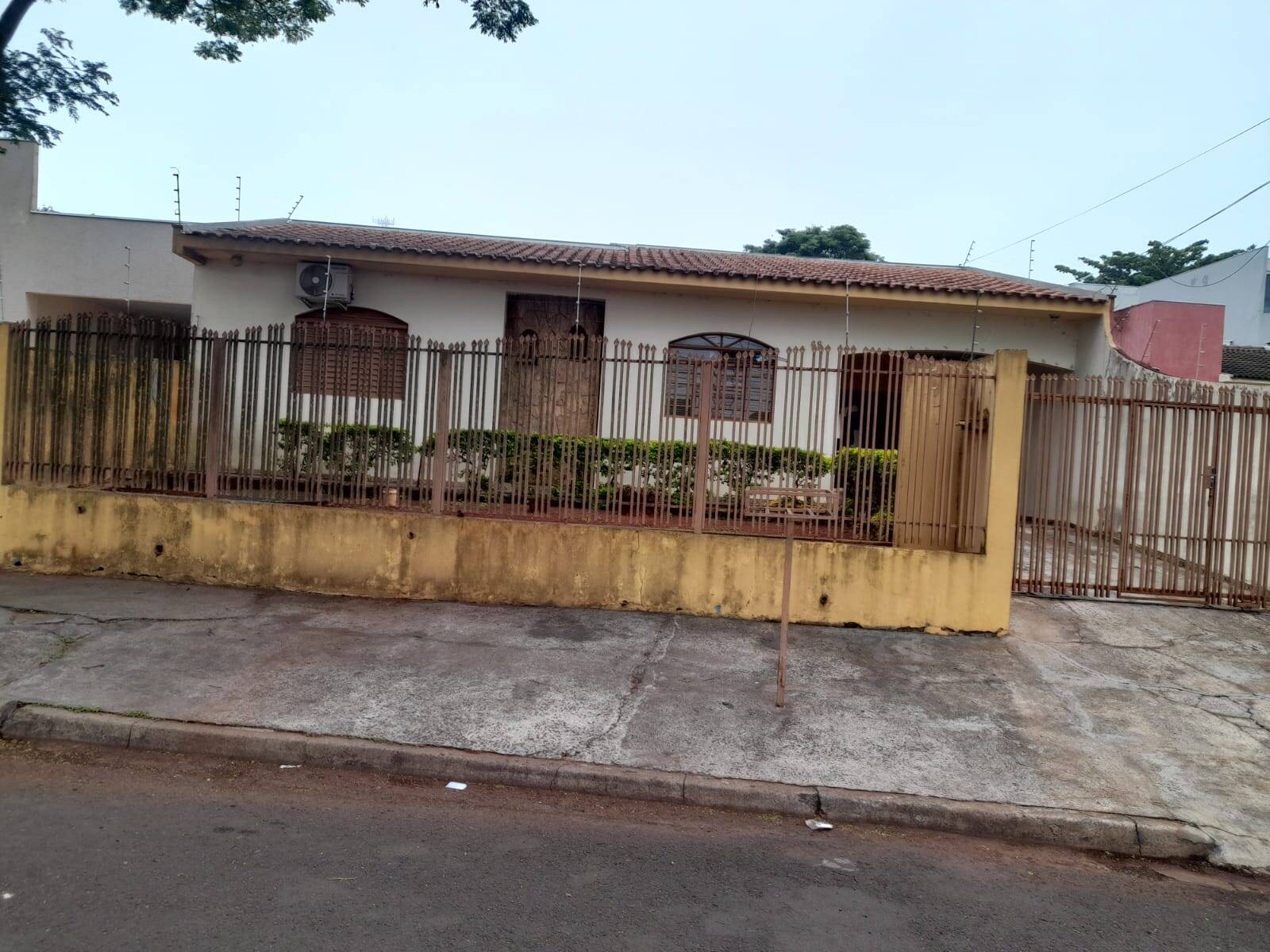 #5928 - Casa para Venda em Arapongas - PR