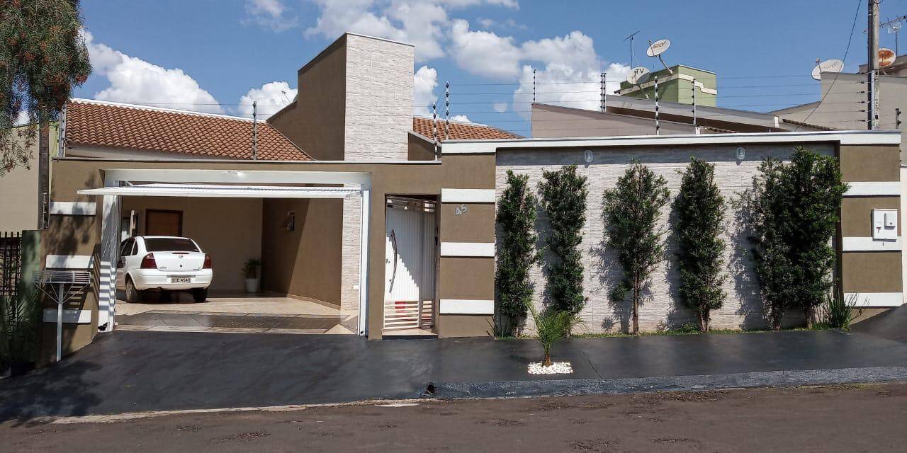 #6699 - Casa para Venda em Arapongas - PR