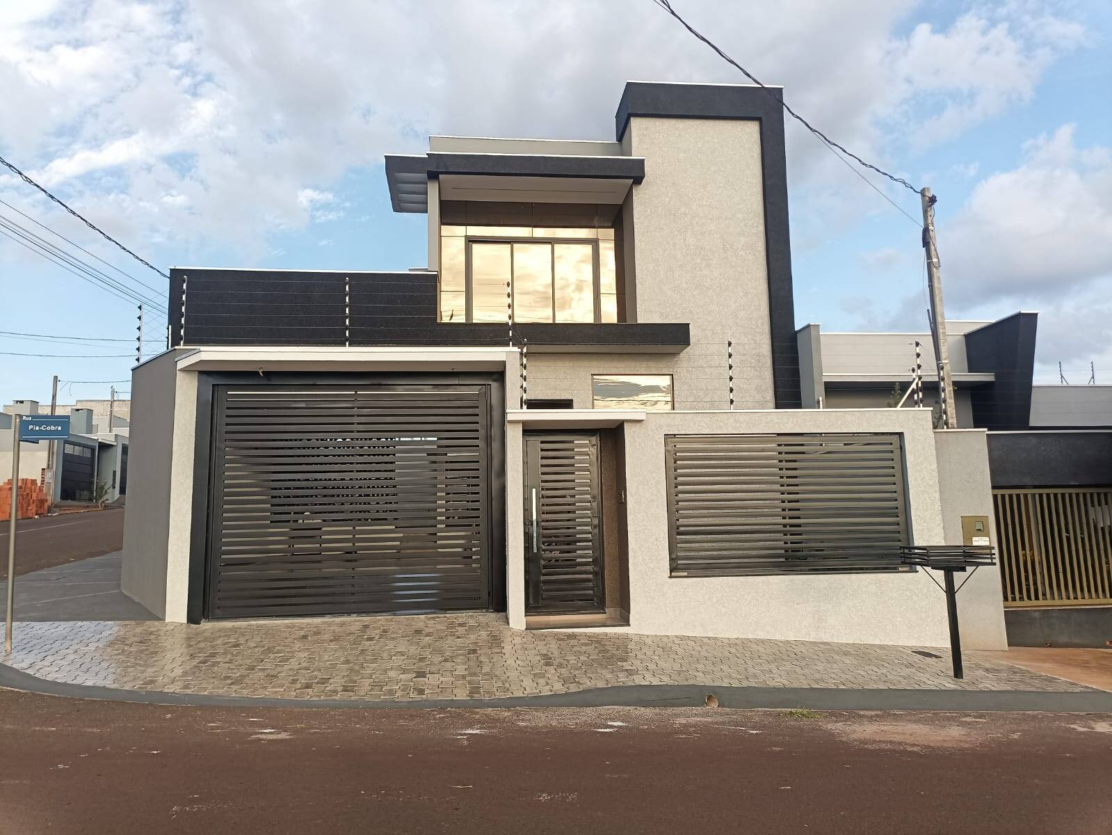 #6777 - Sobrado para Venda em Arapongas - PR