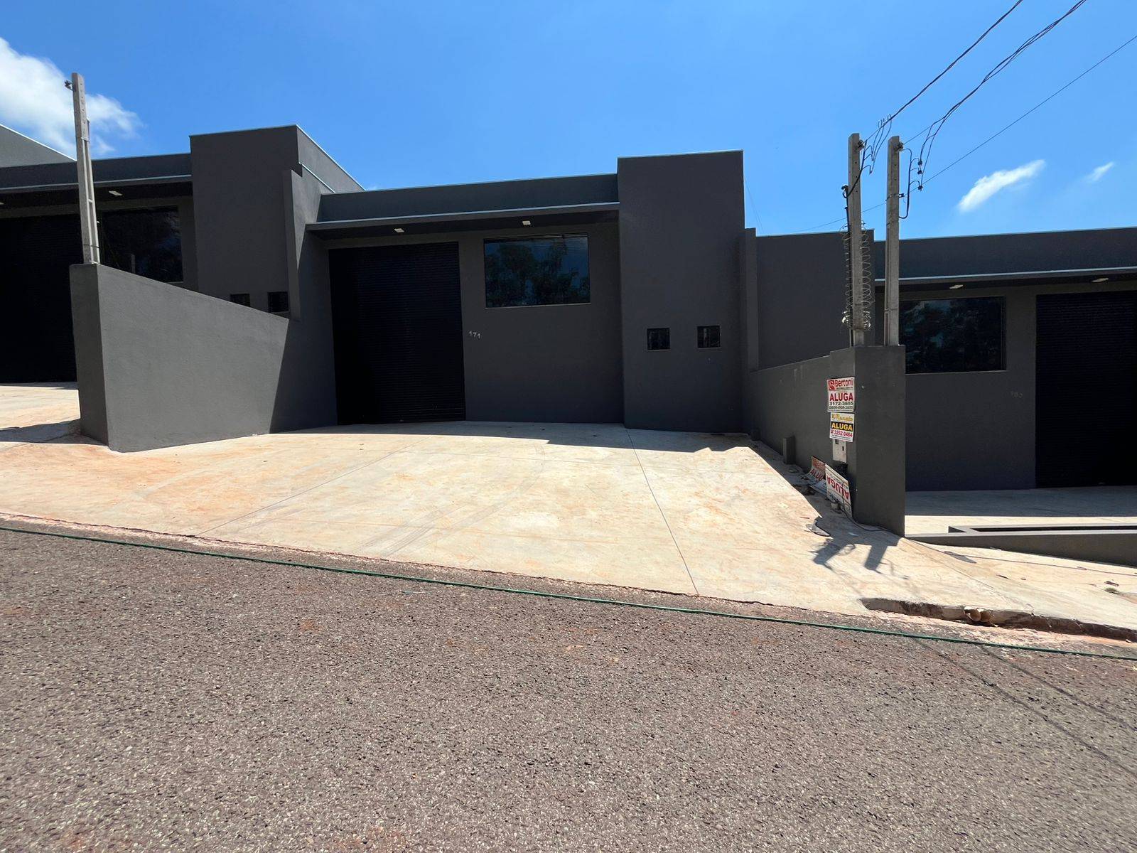 #6983 - Barracão para Locação em Arapongas - PR