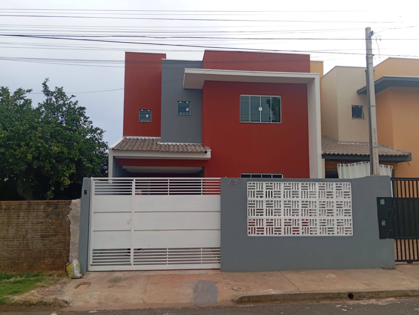 #6989 - Sobrado para Venda em Arapongas - PR