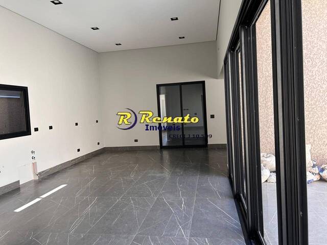 #6842 - Casa para Venda em Arapongas - PR - 2