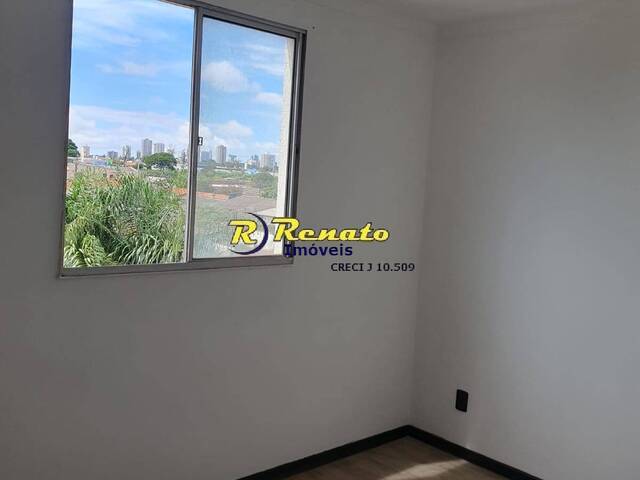 #7050 - Apartamento para Venda em Arapongas - PR - 2